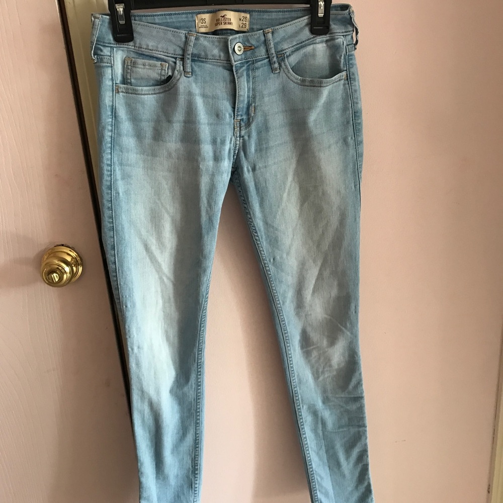 light wash hollister jeans